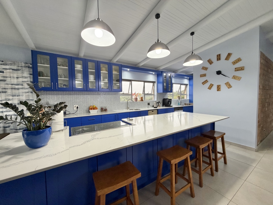 4 Bedroom Property for Sale in Wavecrest Eastern Cape